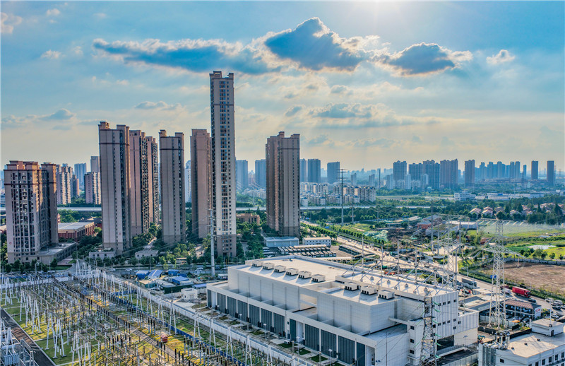 2025年9月25日，華中地區首個進入城市腹地的超高壓變電站——500千伏金銀湖變電站投產送電