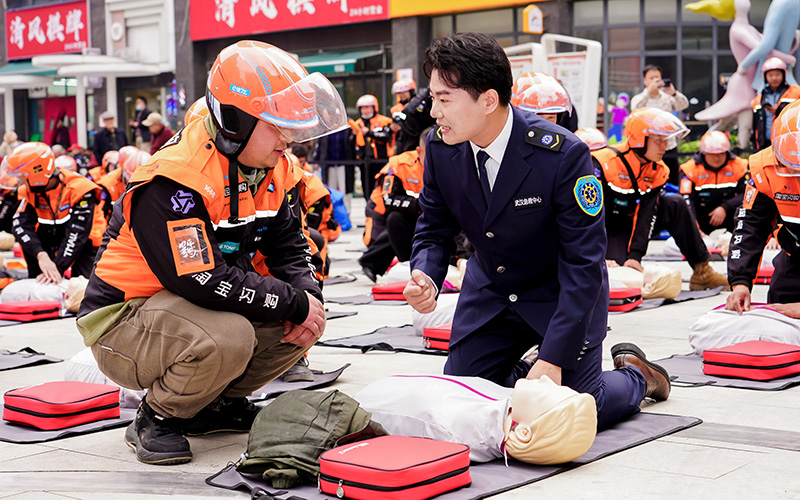 织密城市生命守护网 武汉“城市骑士·‘救’在身边”行动启航