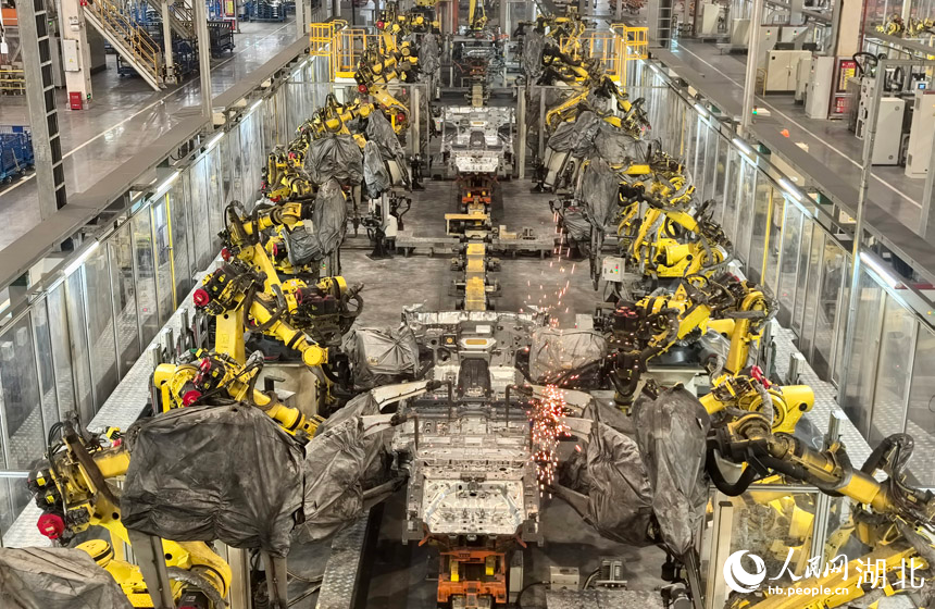 “智造”提速 新能源整车产能攀升