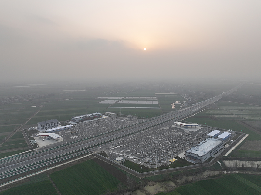 武汉至重庆高速公路天门西段天门西服务区