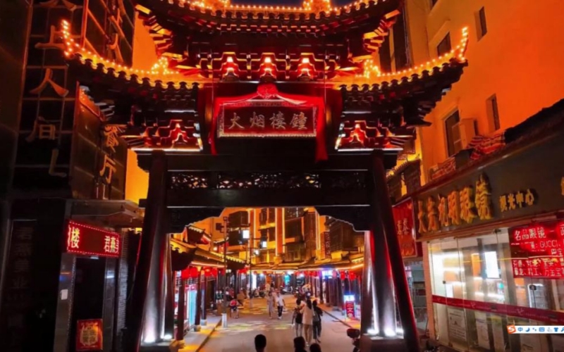 黃石景區夜景。