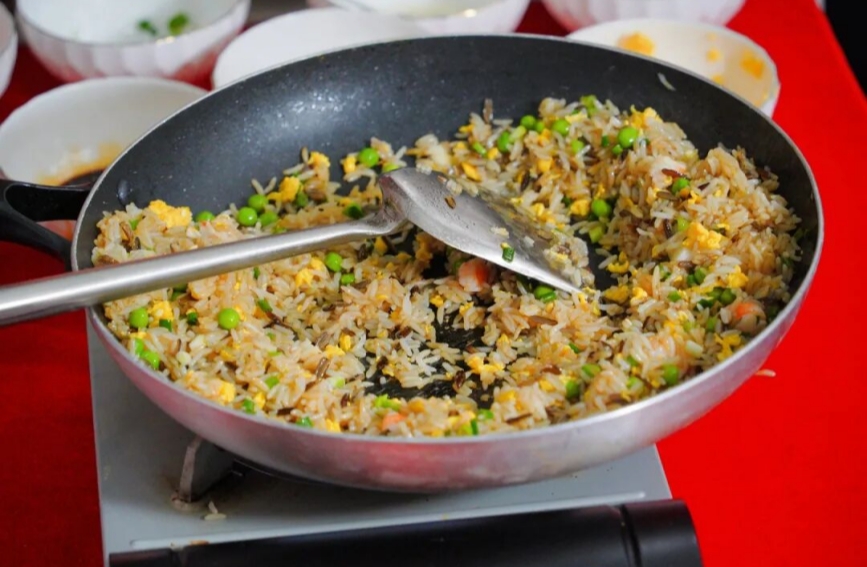 “江汉大米”炒饭。