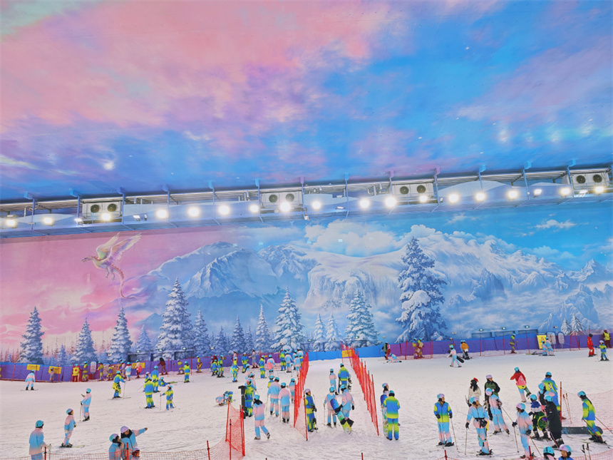 新春假期首日，湖北文旅·武汉冰雪中心携五狐贺岁