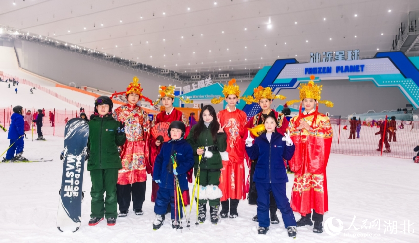 湖北黃陂：瑞獅賀歲 冰雪歡歌