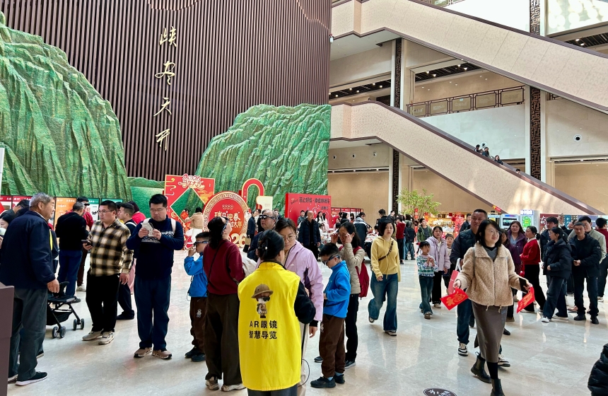 春节期间，宜昌博物馆“瑞马迎春——博物馆里过大年”系列活动。