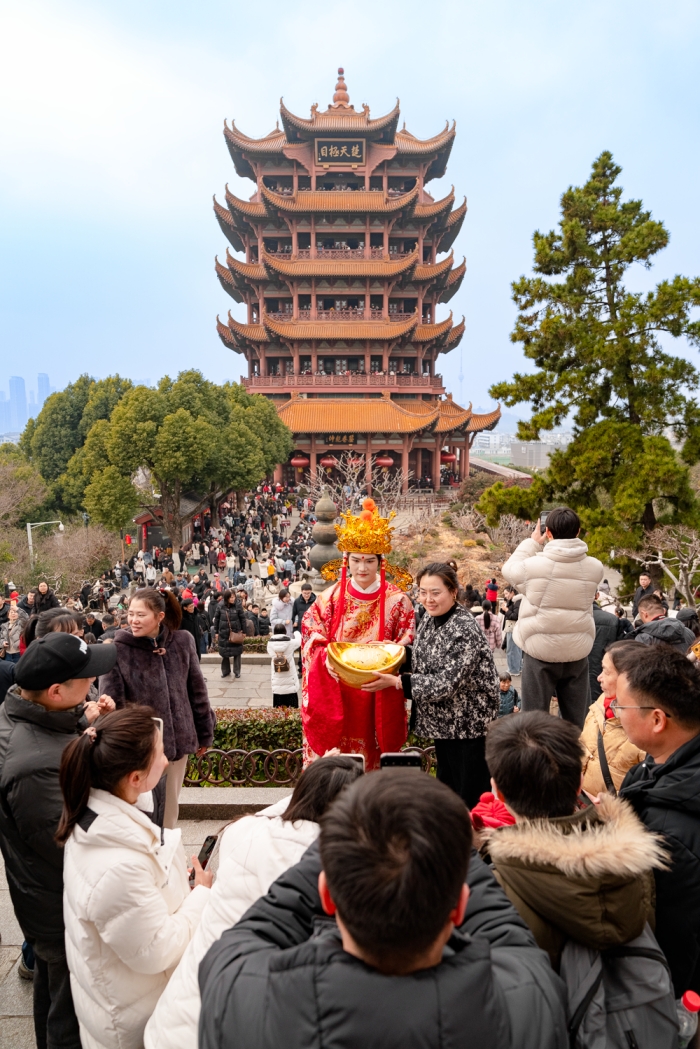 黄鹤楼春节活动现场图。