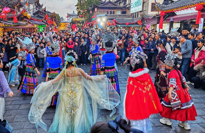 土家幺妹和新春NPC与游客互动