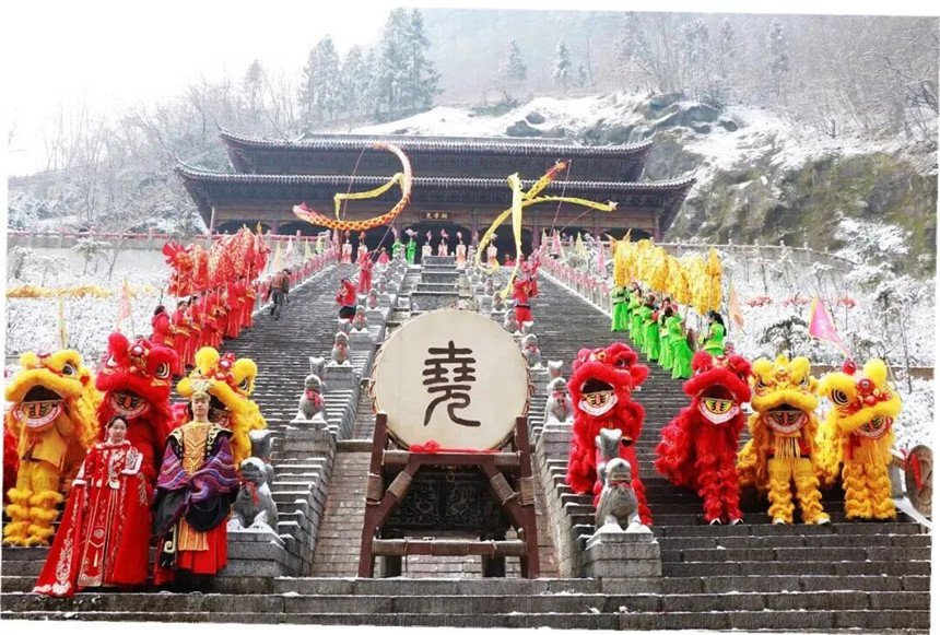 保康縣堯治河村“‘堯’您回家過大年”春節文化活動。
