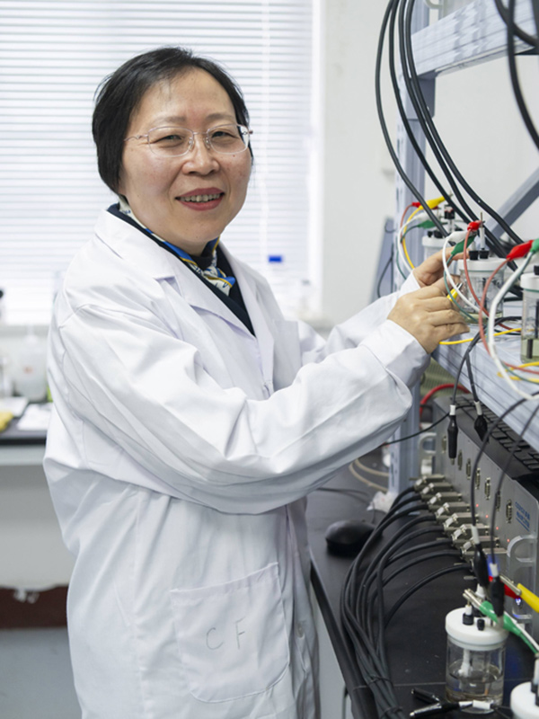 華中師范大學物理科學與技術學院教授余穎。受訪者供圖