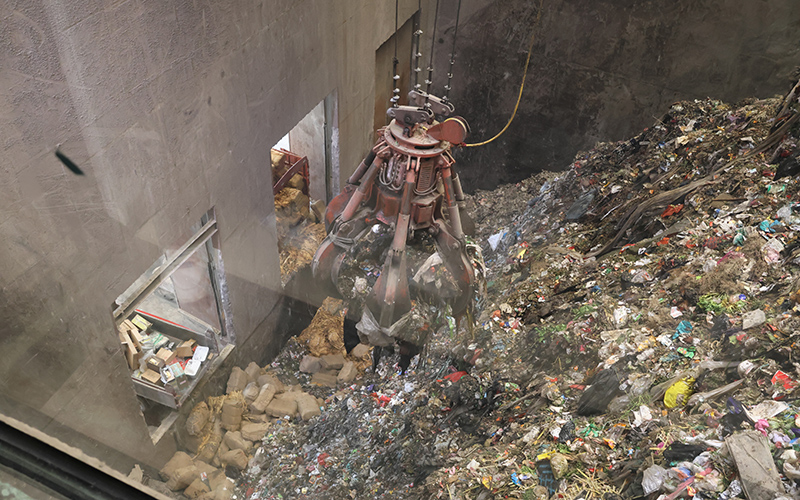 假冒伪劣烟草专卖品销毁现场