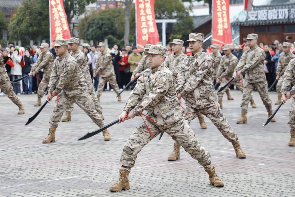 启程！热血青年奔赴军营【2】