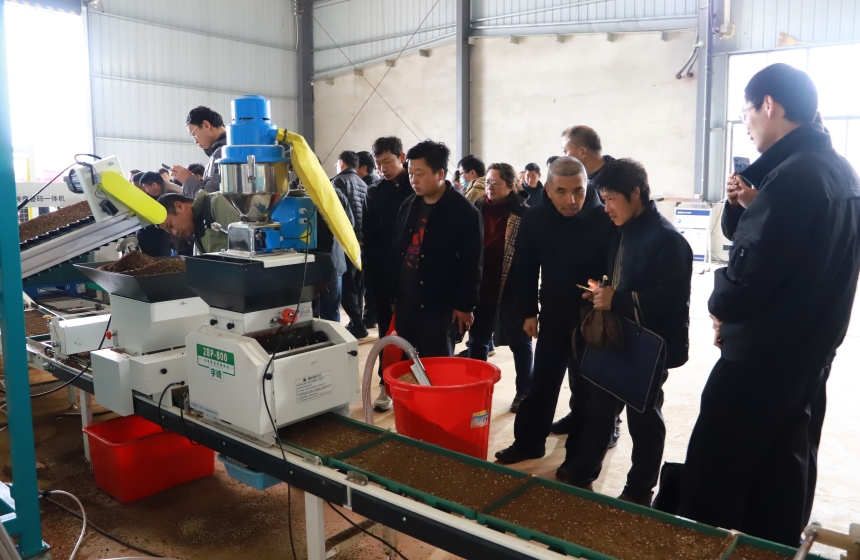 武漢工廠化育秧+智慧平台成春耕“雙引擎”【3】