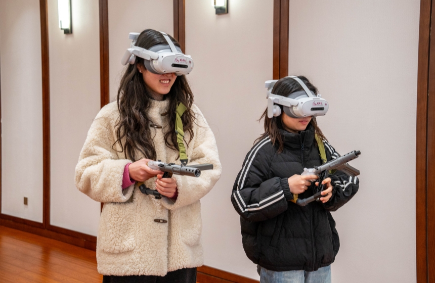 學生們正在開心體驗中  攝影：曹子涵 