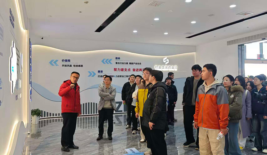 访企拓岗促就业