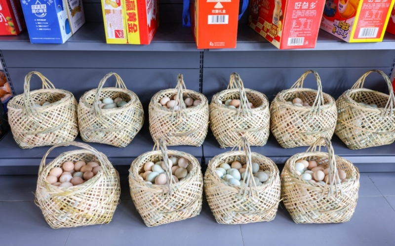 零售户店内摆放的特色农产品。