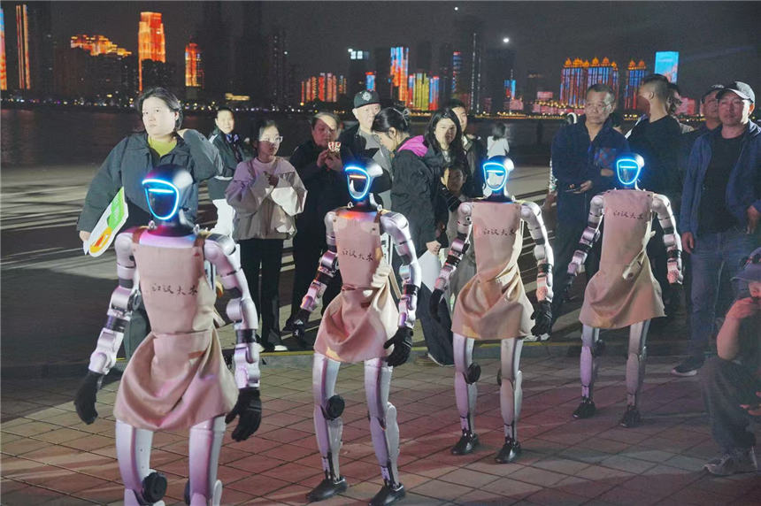 “江汉大米”点亮两江四岸