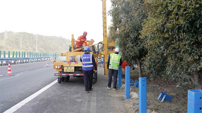 湖北首批高速“强筋骨”工程动工 着力提升鄂西北省际通道安全韧性