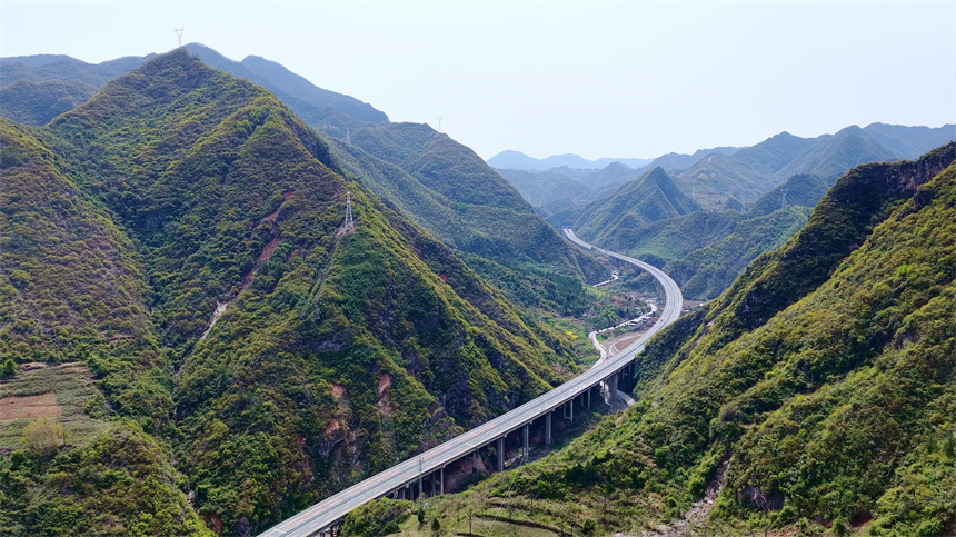 湖北首批高速“强筋骨”工程动工 着力提升鄂西北省际通道安全韧性【7】
