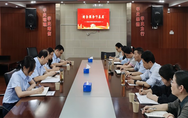 财务部门下基层调研。蔡洁摄
