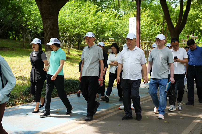 融爱相伴 共享春天 武汉开展公益助残健步跑活动【4】