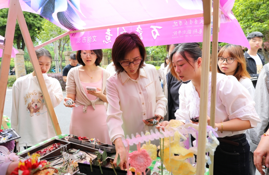 以艺术和专业赋能生活 首义学子举办毕业艺术作品展【4】