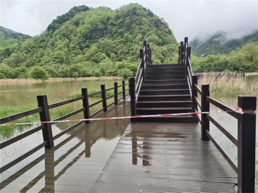 湖北神農架:快速叫應 科學處置 132名游客安全安置【3】