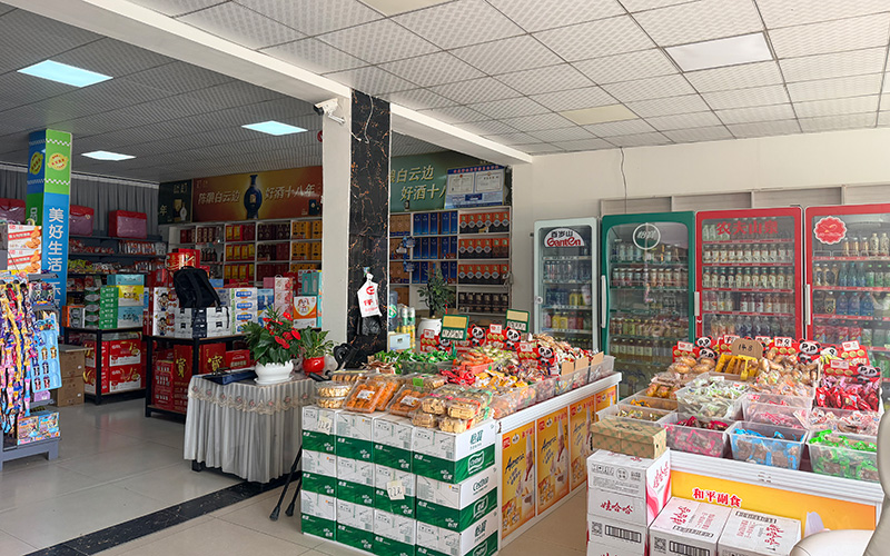 改造后的店面陳列布局。