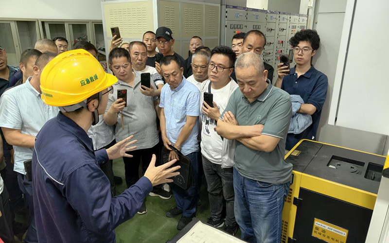 國網武漢供電公司開展高中考考點保電培訓。