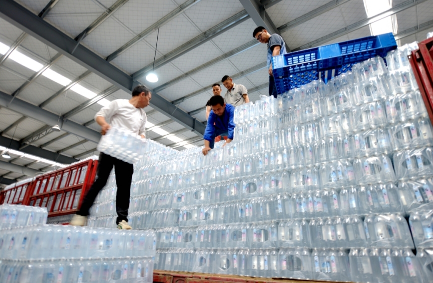 湖北竹山：桃花饮品产销两旺 水经济持续升温【5】
