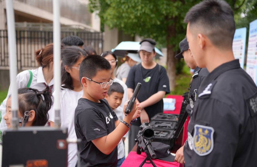 “汪汪队”陪你过“六一”！武汉少年警队探秘警犬基地【2】