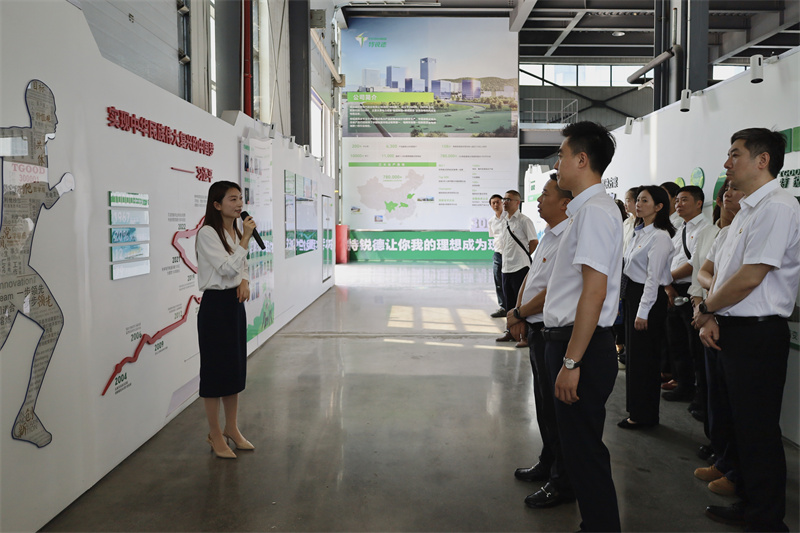 赴宜昌特锐德电气有限公司开展践学活动。