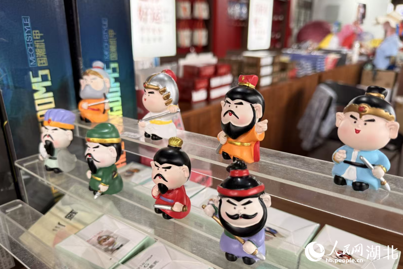 文创产品。人民网记者 张隽摄