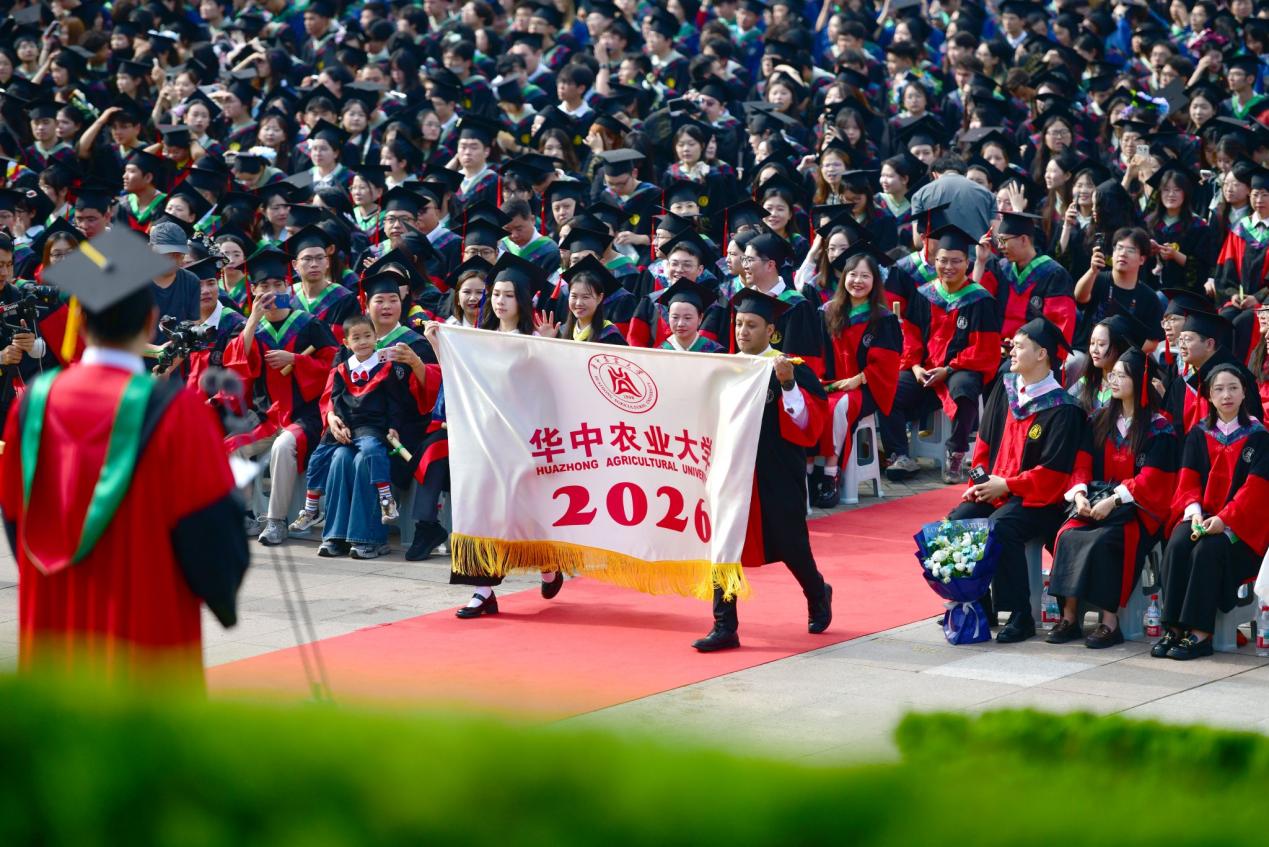 毕业典礼现场。刘涛摄