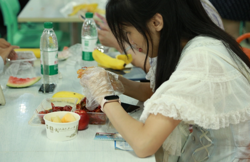 千斤龙虾宴飨学子赴新程【5】