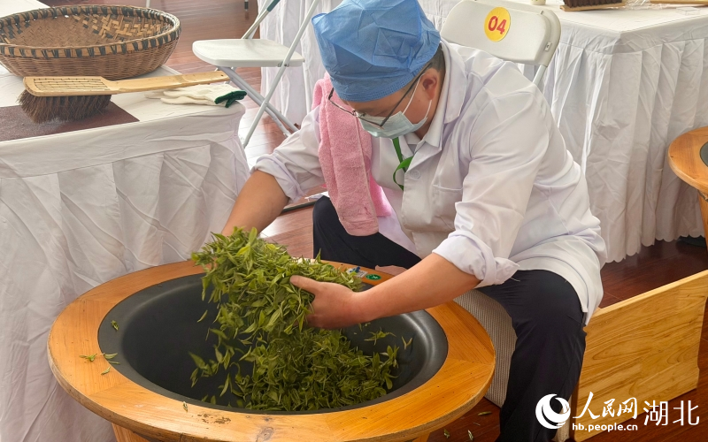 湖北：练就一身技敲开“幸福门”(图1)