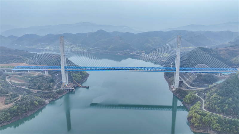 西十高铁汉江特大桥。湖北汉十城际铁路有限责任公司提供