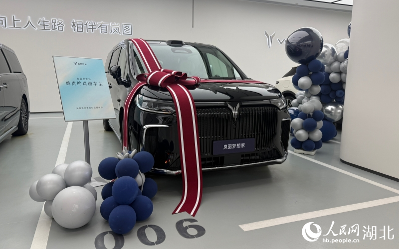汽车交付区。人民网记者 周恬摄