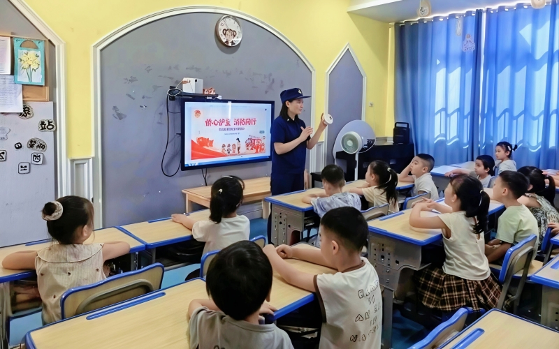 一堂防溺水安全课。程思摄