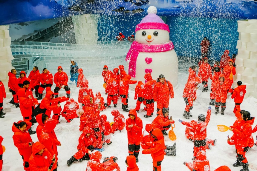 武漢市中心首個超大型室內冰雪文旅綜合體開業【3】