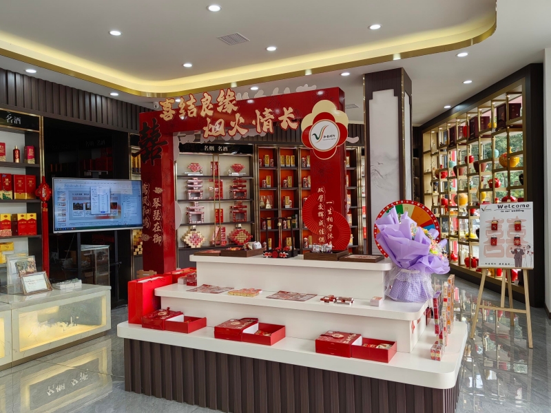 零售戶店內裝飾的婚慶營銷專區。李品萱攝