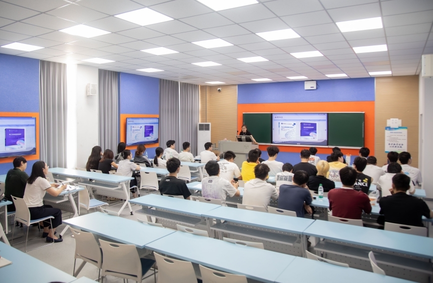 王昱丹老師講授《電力系統繼電保護課程設計》課程