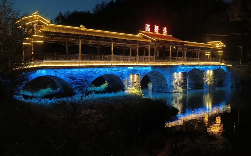 從“亮一座橋”到“建一個村”。程思攝