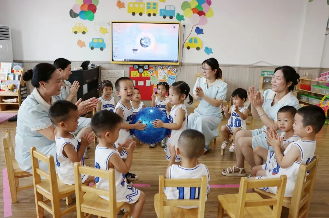西关幼儿园开设的暑期托育班。天门市委宣传部供图