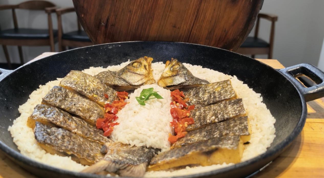 飯蒸武昌魚。吳君攝