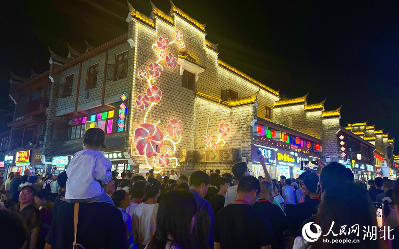 行進中國︱微改精修千年古城越夜越“活”(图2)