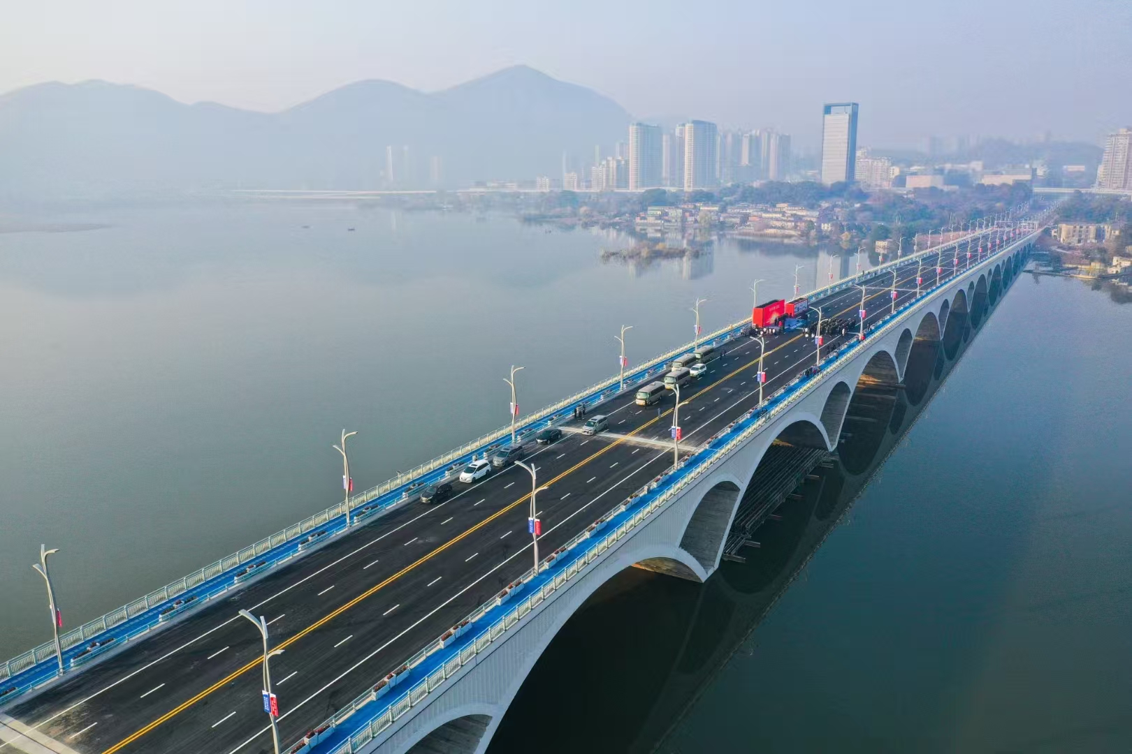 长江黄石段生态环境导向开发项目磁湖绿色廊道工程