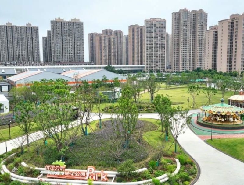 公園內一步一景