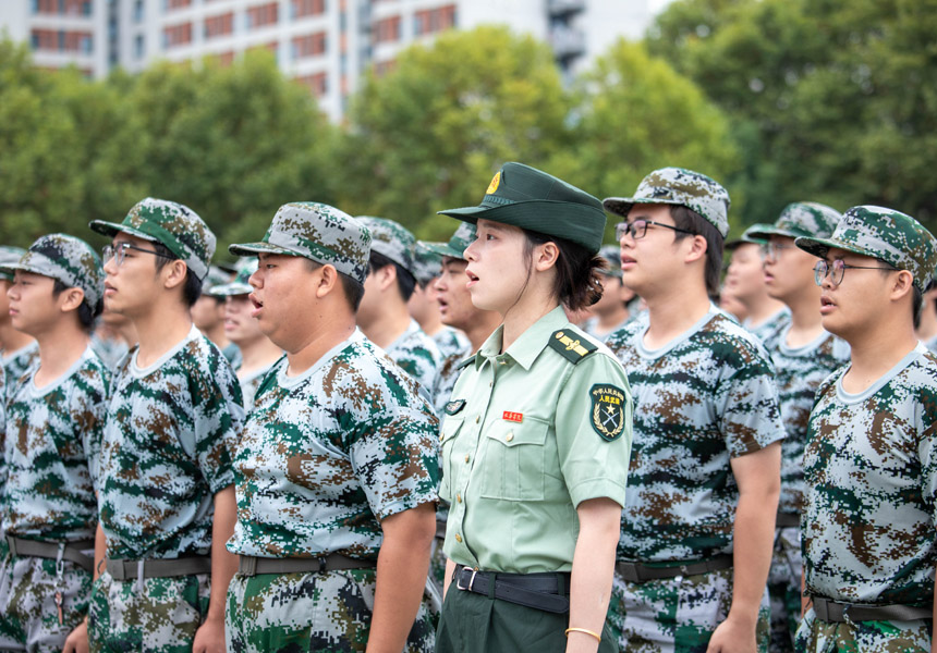 全體人員齊唱《請你檢閱》