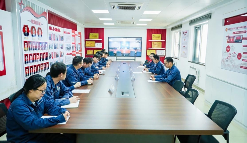 国网湖北直流公司特高压武汉换流变电站党支部与千里之外的陕北站党支部开展联建活动。黄靖涵摄
