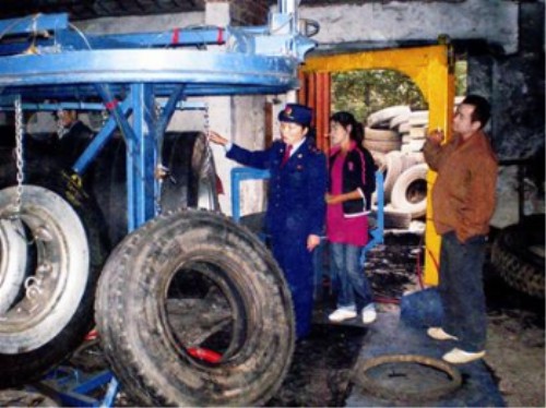江夏无证工厂翻新废旧轮胎出售被查处